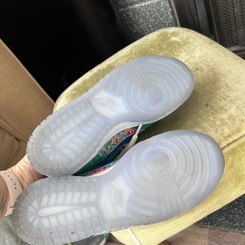 Nike - Picture 4 of 4